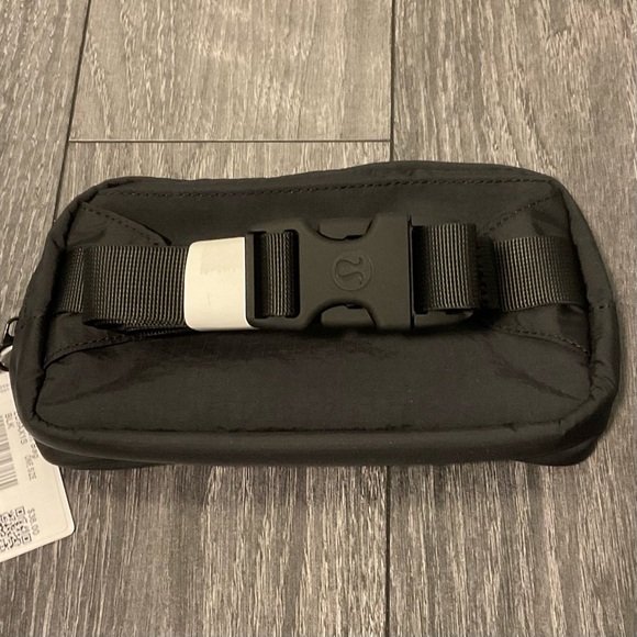 Lululemon Mini Belt Bag Black Fanny Pack NWT - Picture 7 of 10